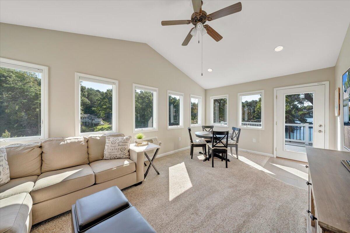 109 Hillview DR