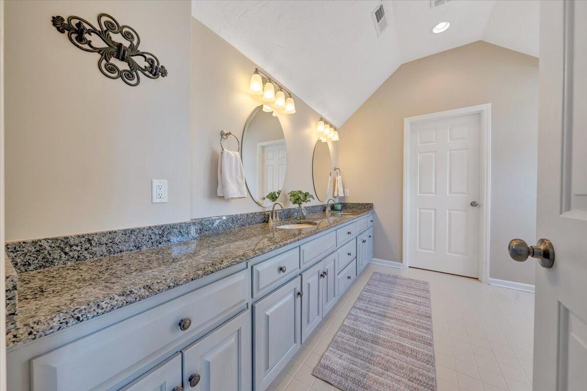 109 Hillview DR