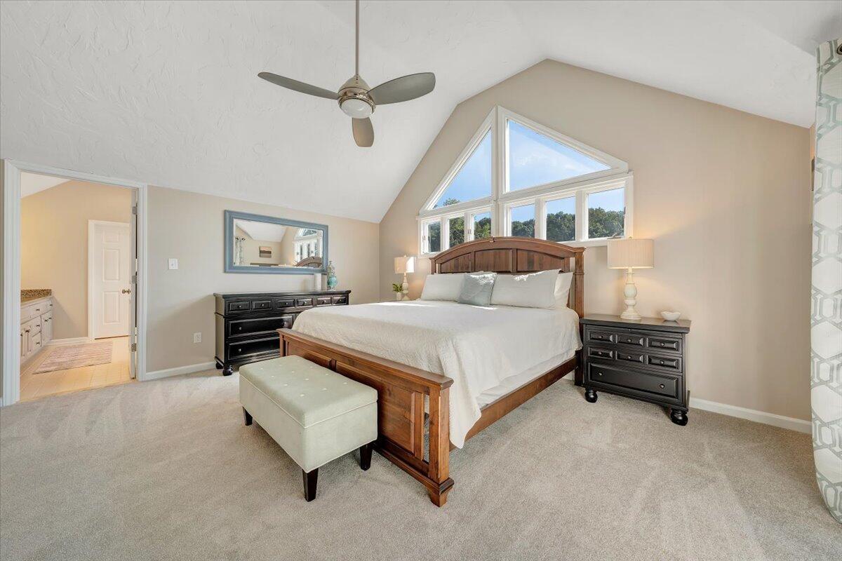 109 Hillview DR