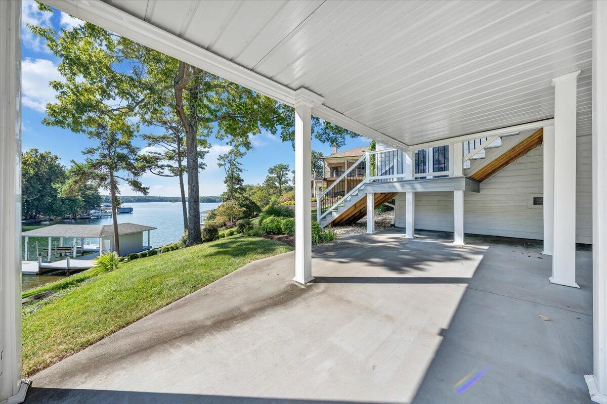 109 Hillview DR
