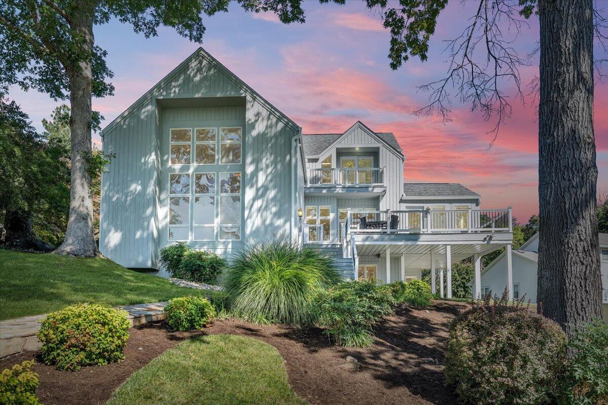 109 Hillview DR