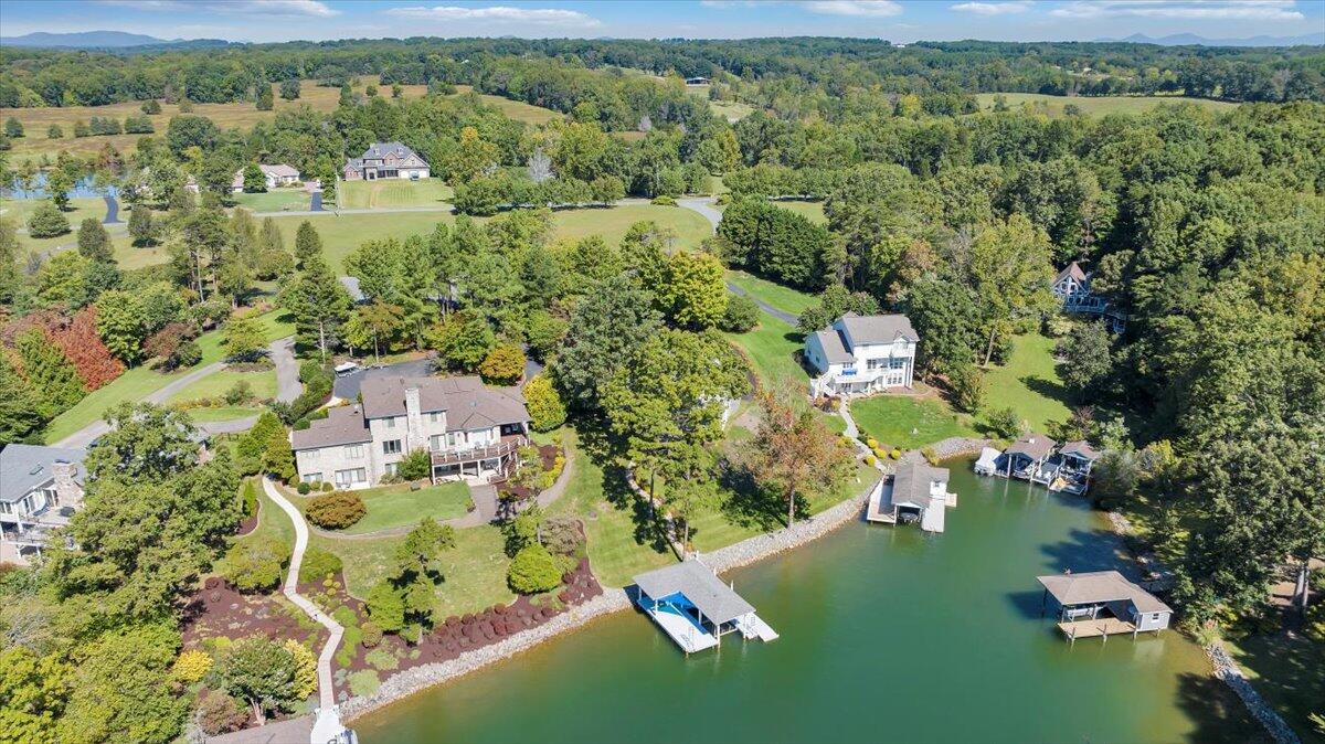 109 Hillview DR