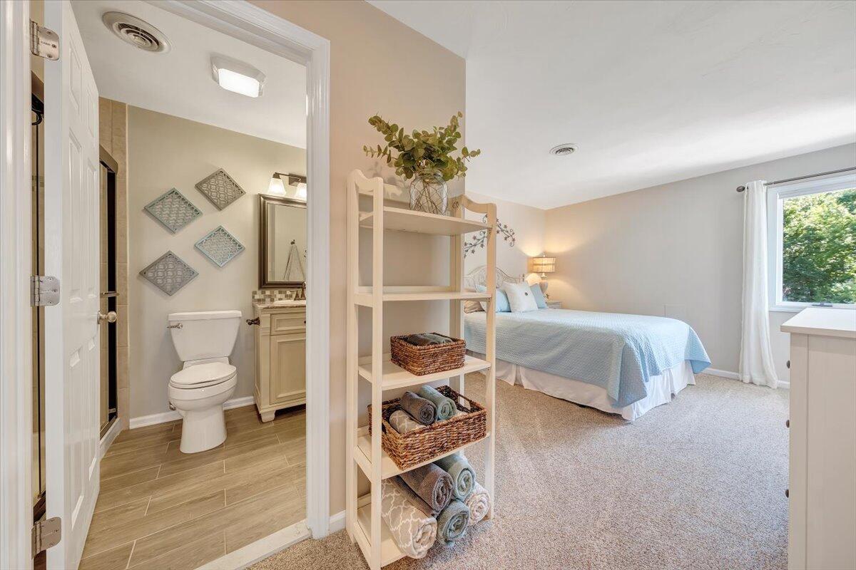 109 Hillview DR