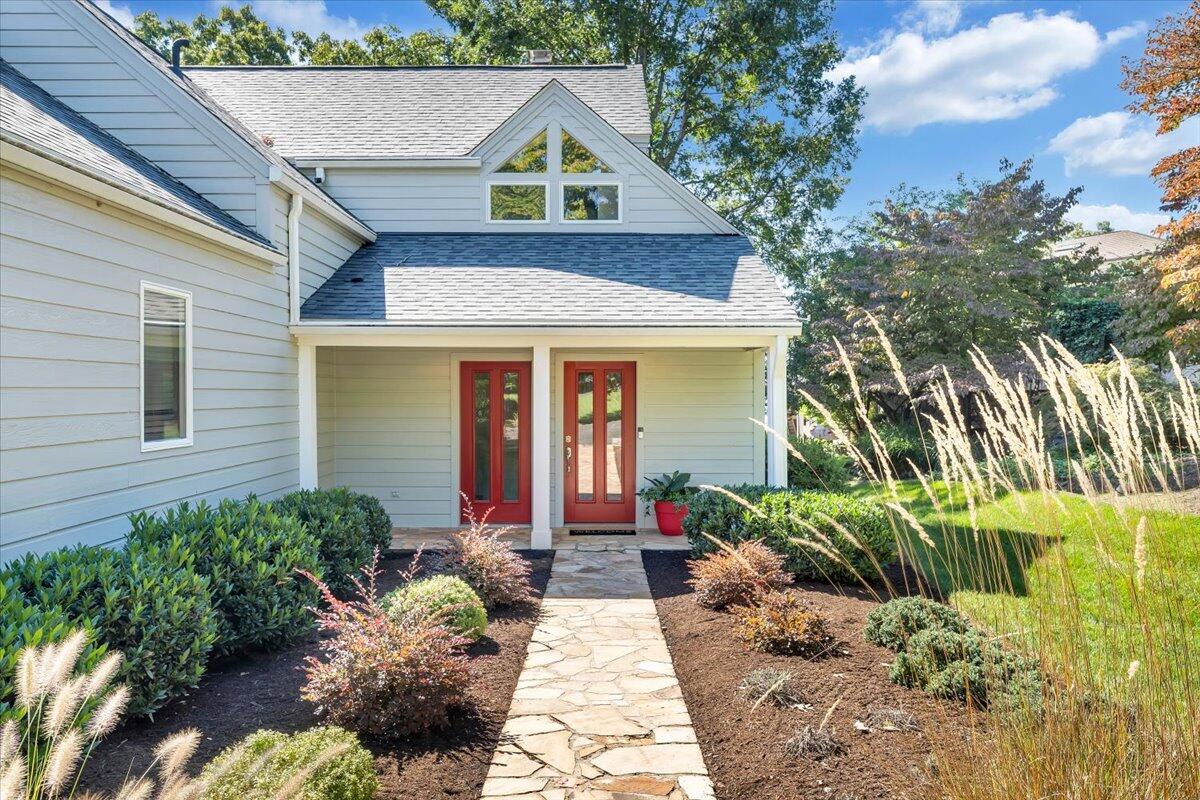 109 Hillview DR