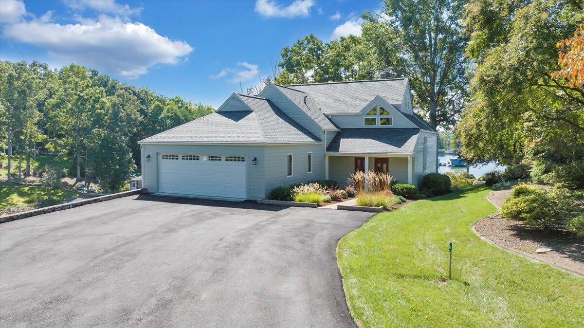 109 Hillview DR