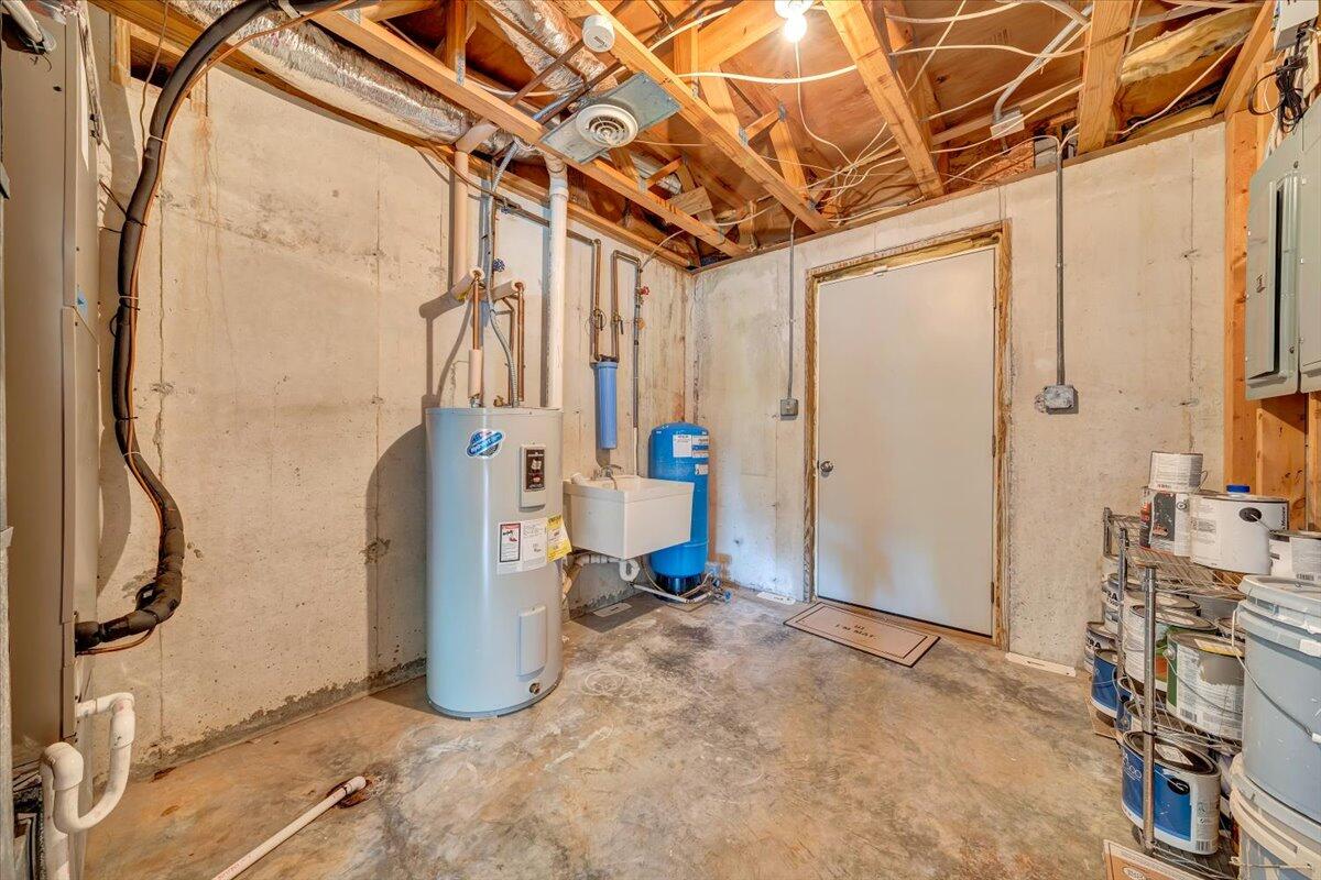 109 Hillview DR