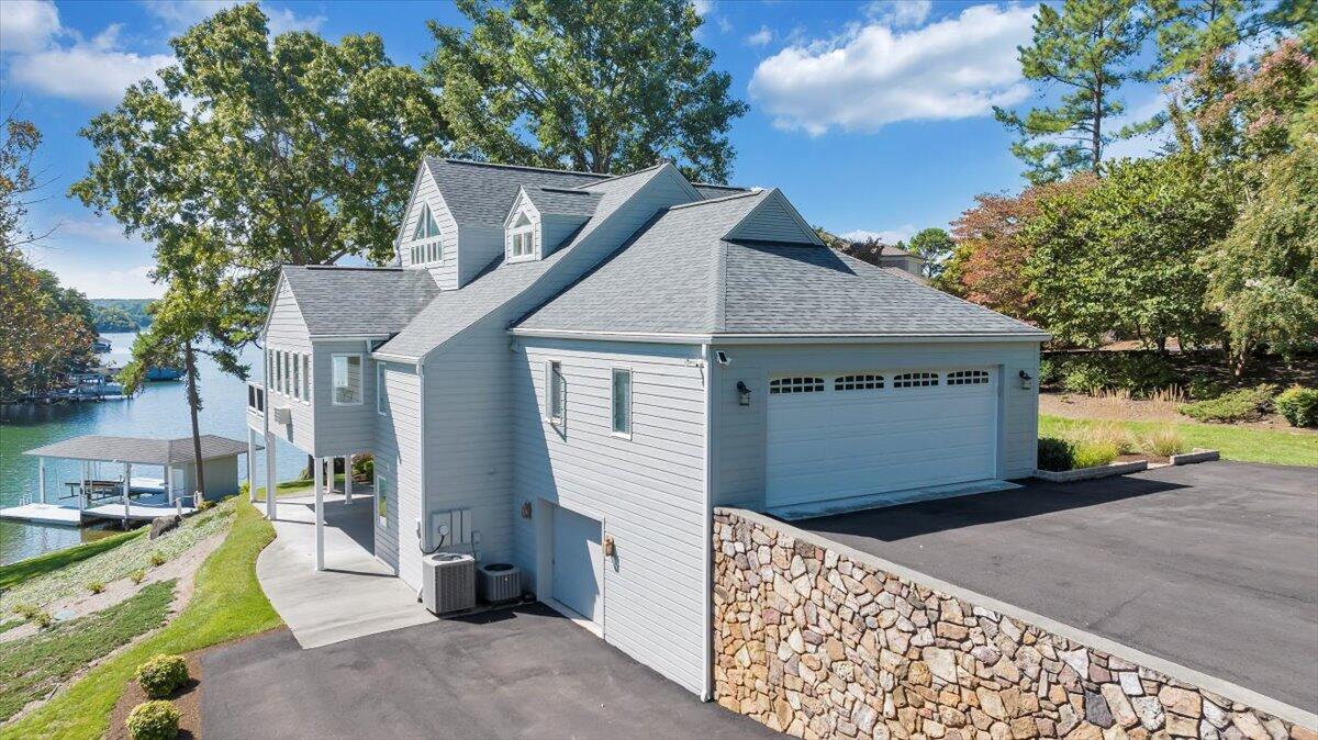 109 Hillview DR