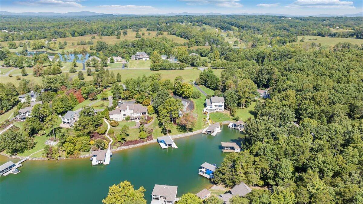 109 Hillview DR