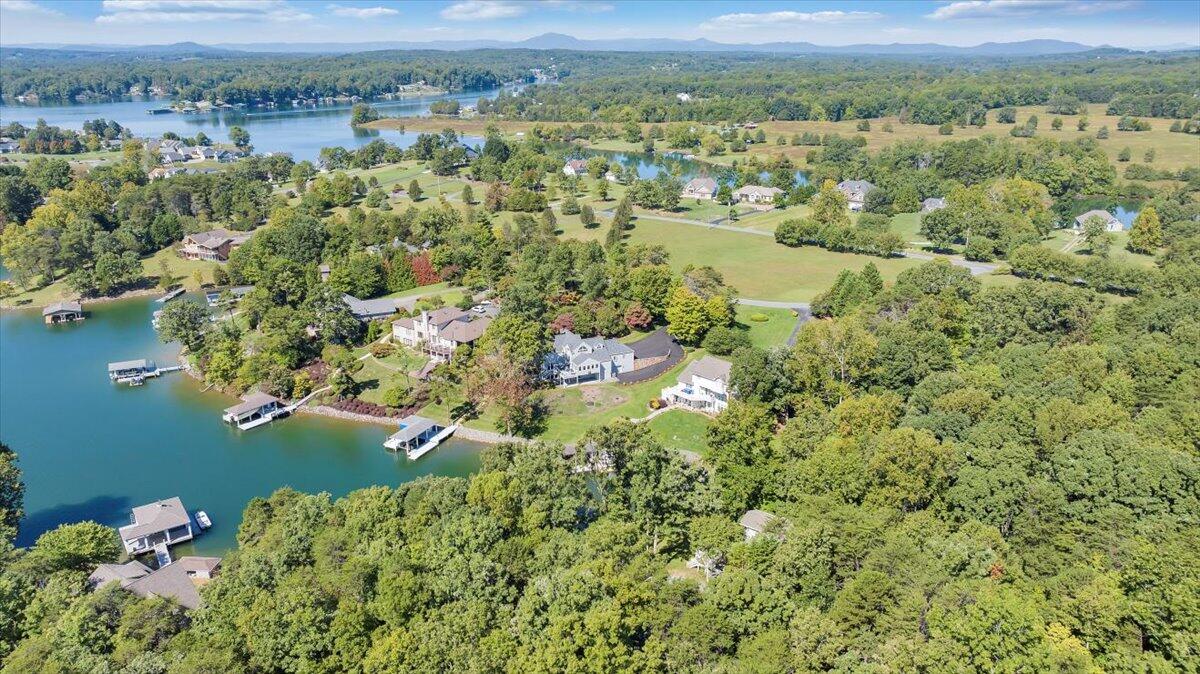 109 Hillview DR