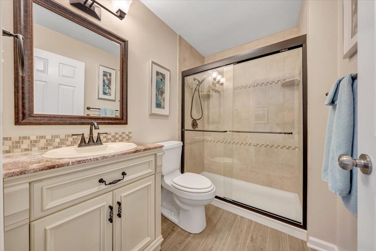 109 Hillview DR