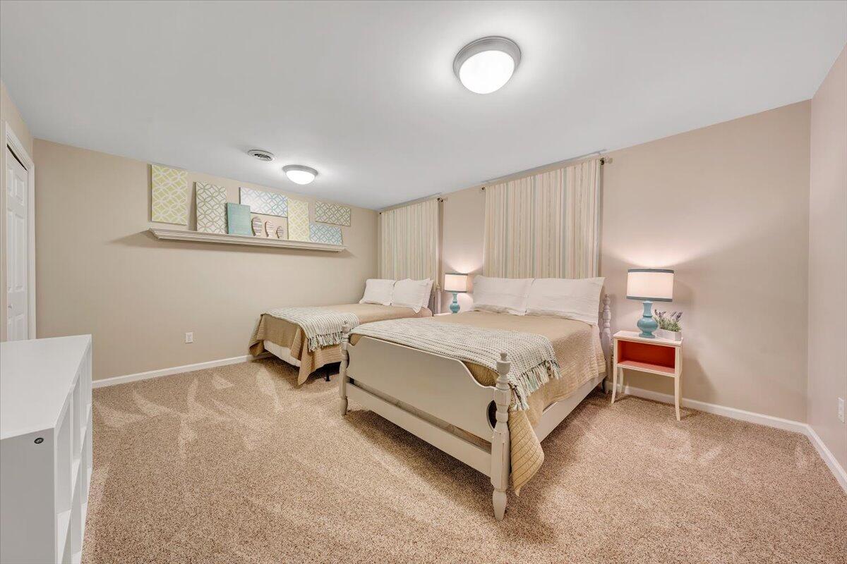 109 Hillview DR