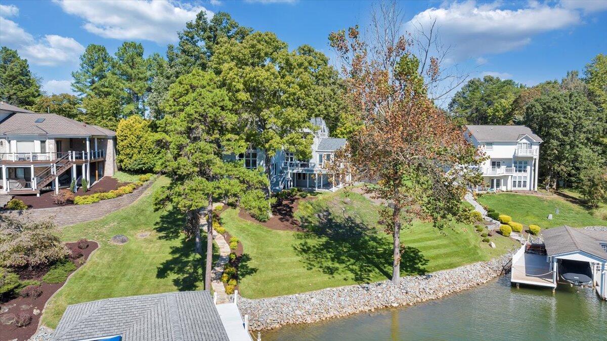 109 Hillview DR