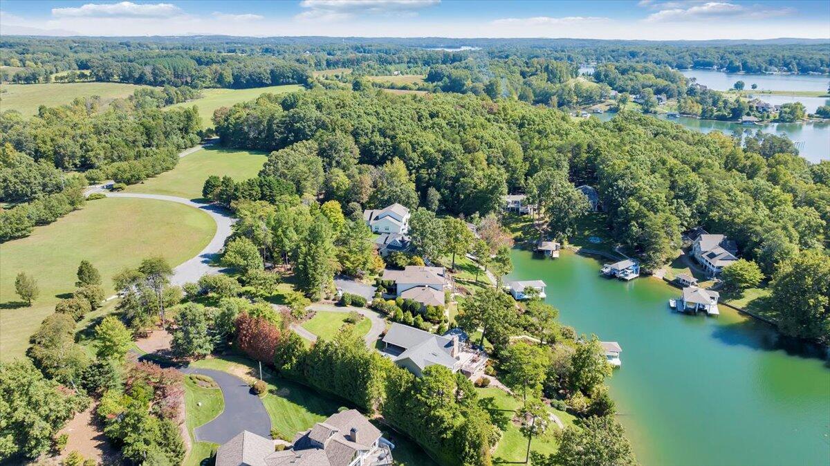 109 Hillview DR