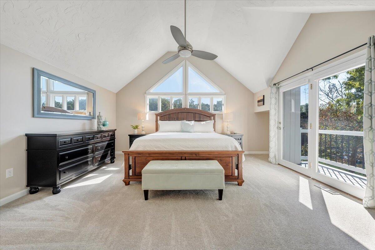 109 Hillview DR