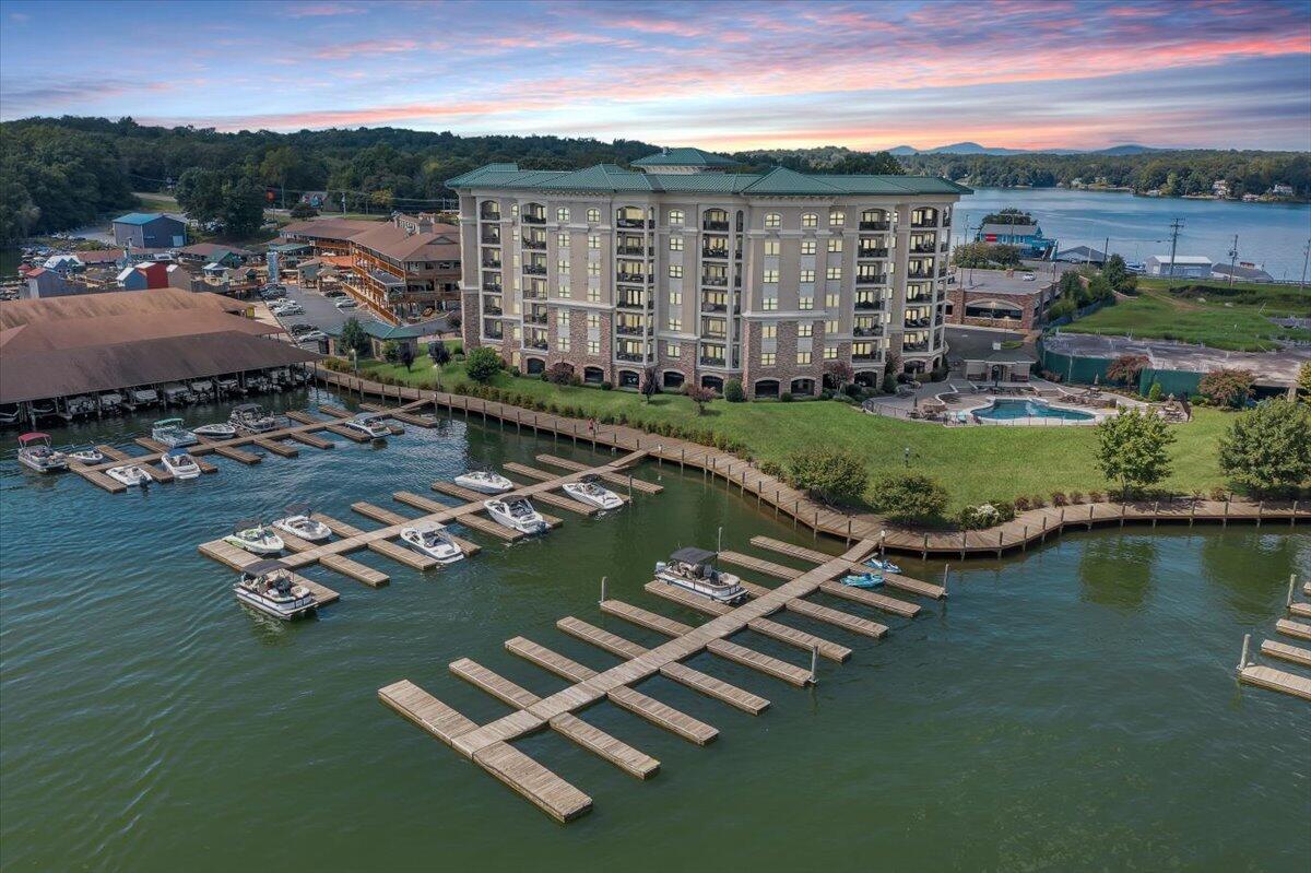 100 Bridgewater Pointe PL Unit: 602
