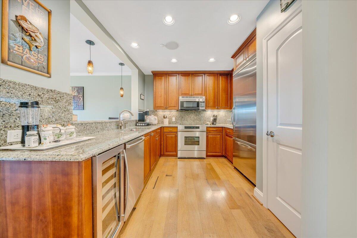 100 Bridgewater Pointe PL Unit: 602