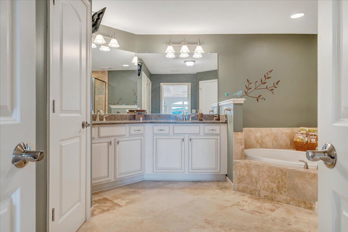 100 Bridgewater Pointe PL Unit: 602