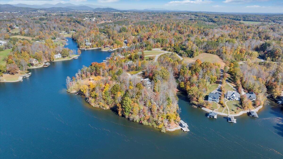 Lot 25 Water Edge PT