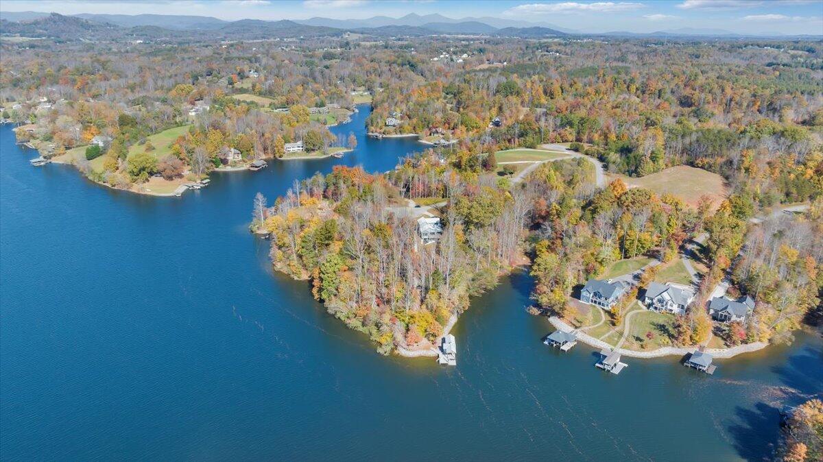 Lot 25 Water Edge PT