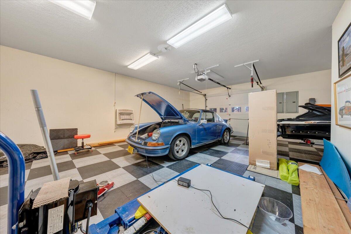 30 Rhonda DR