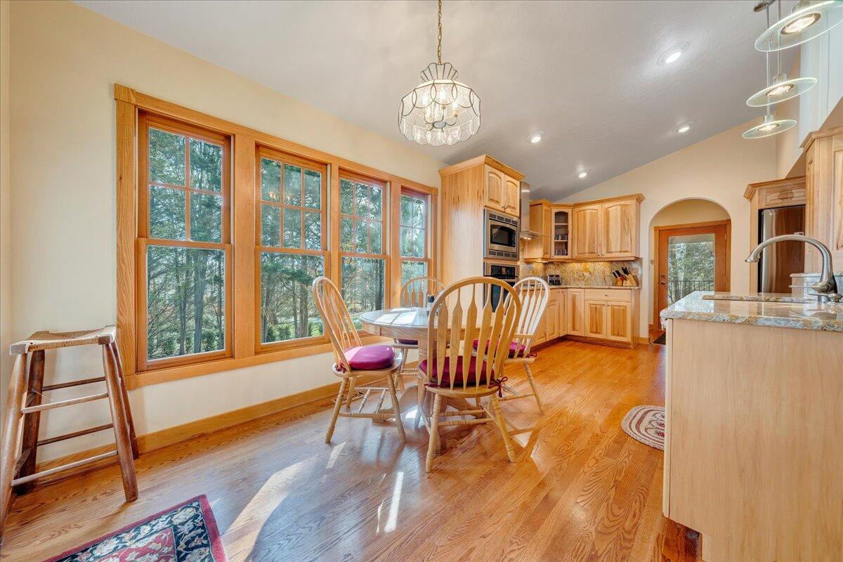 30 Rhonda DR