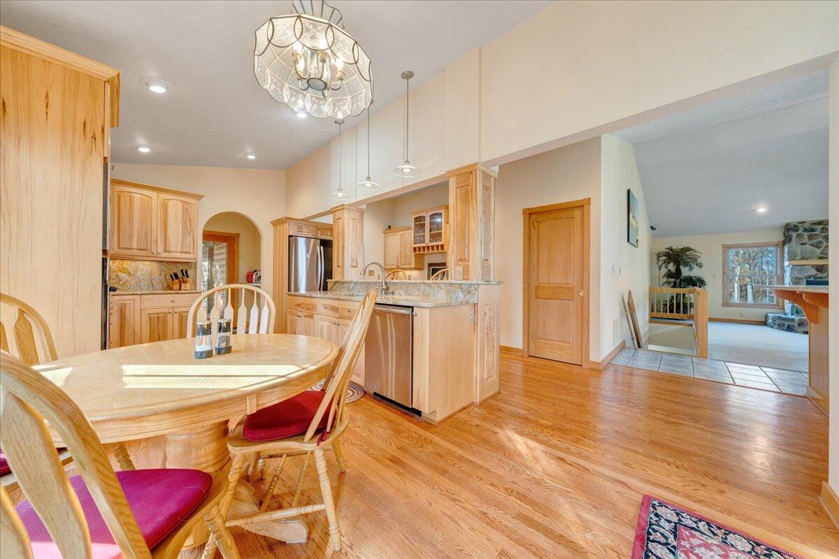 30 Rhonda DR