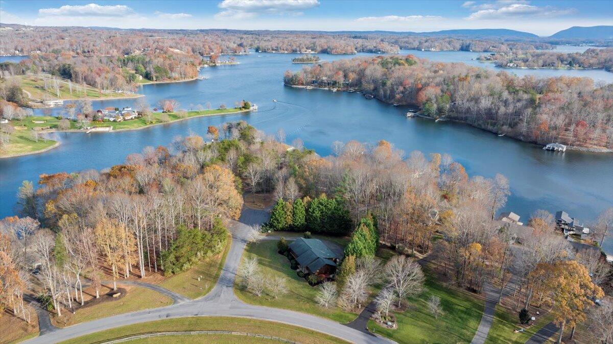 30 Rhonda DR