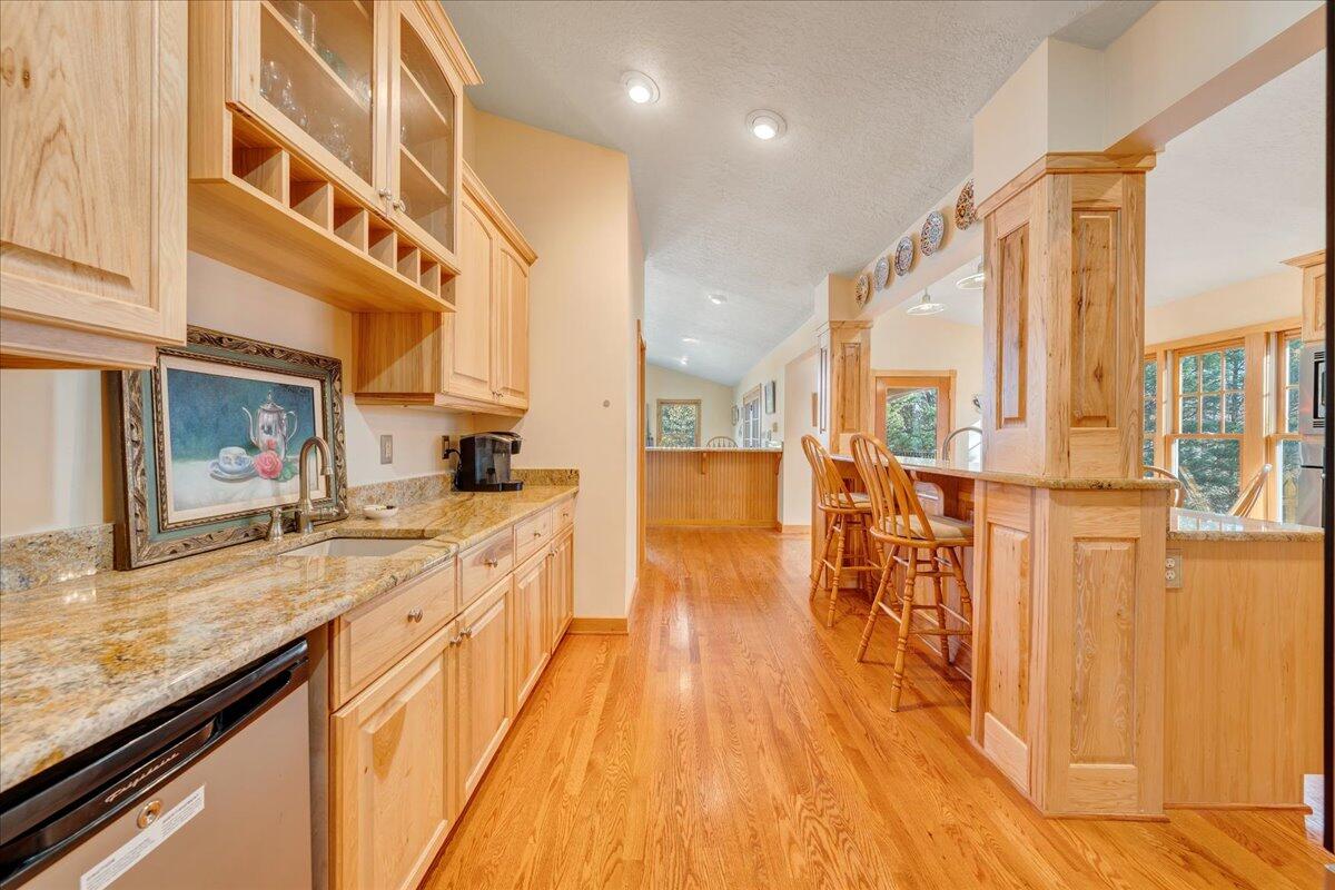 30 Rhonda DR
