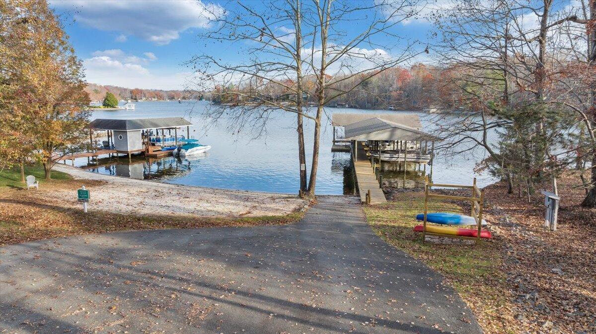 30 Rhonda DR