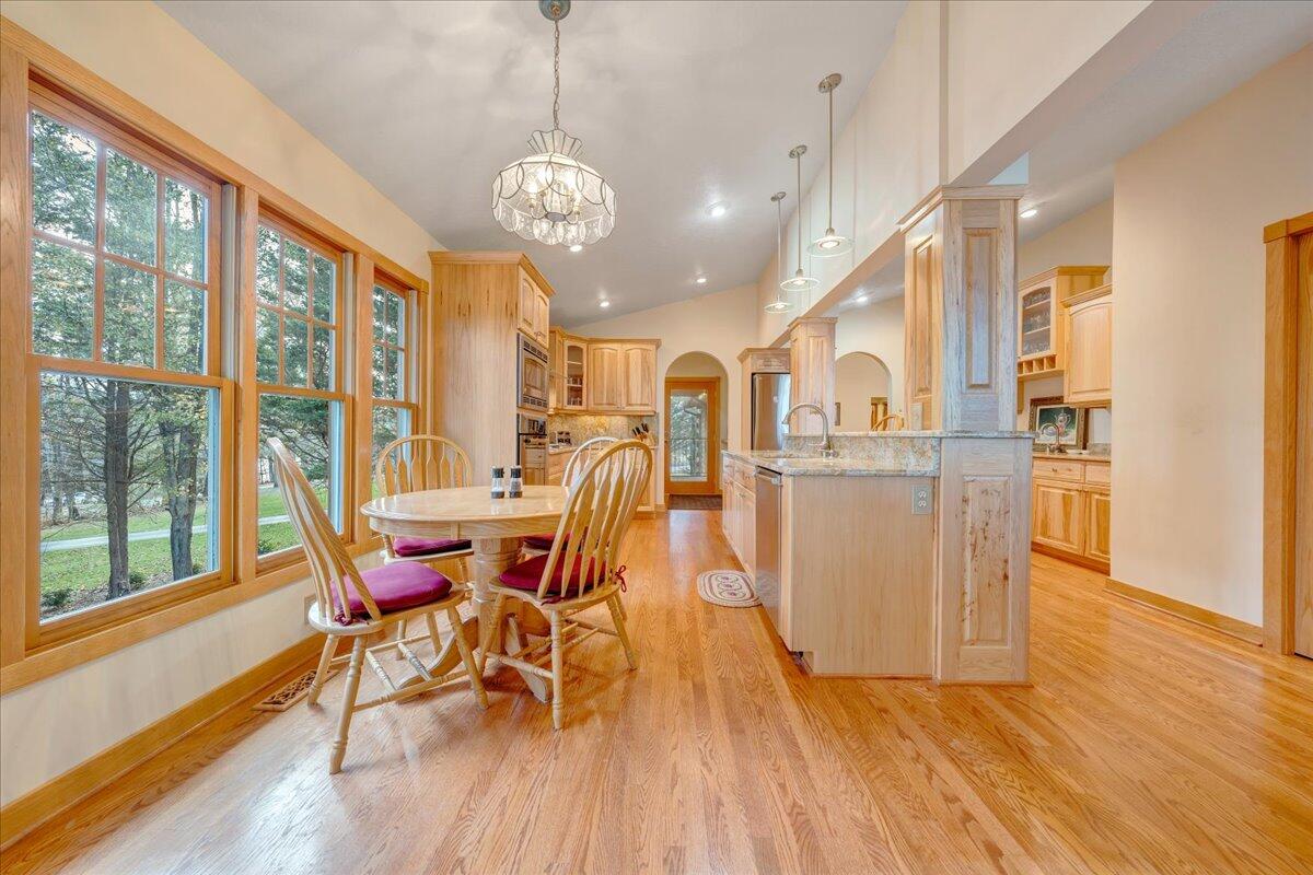 30 Rhonda DR