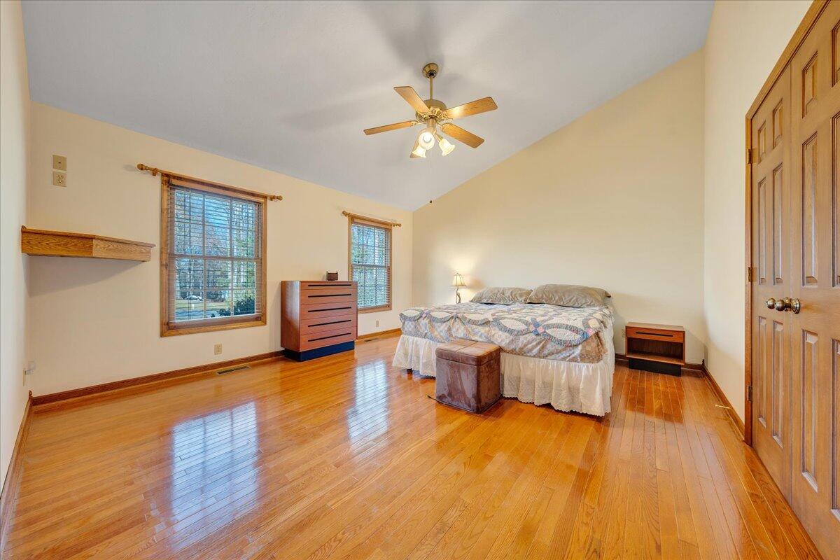 30 Rhonda DR