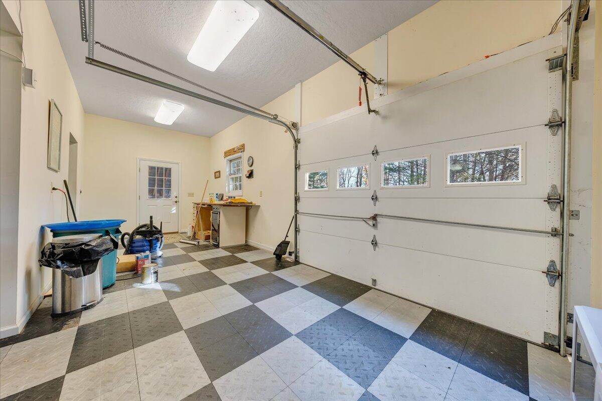 30 Rhonda DR