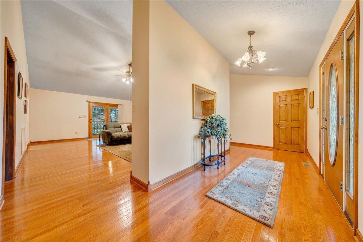 30 Rhonda DR