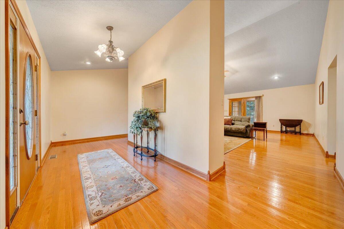 30 Rhonda DR