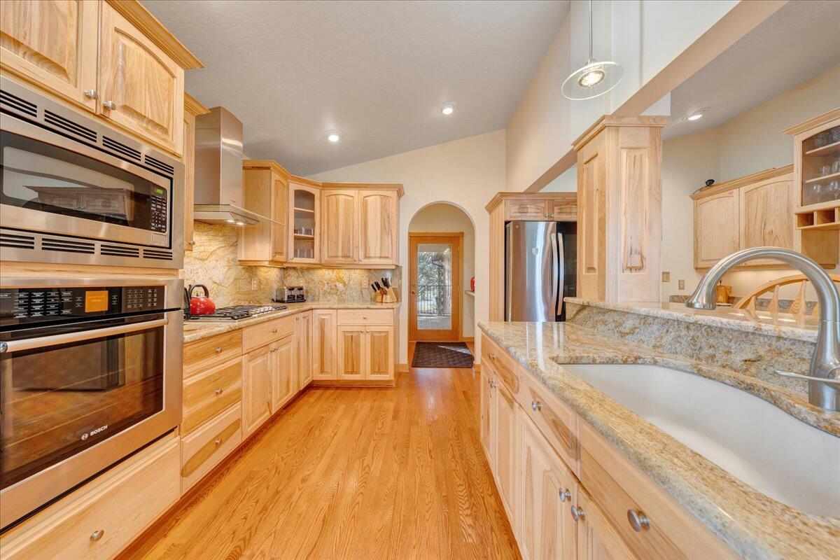 30 Rhonda DR