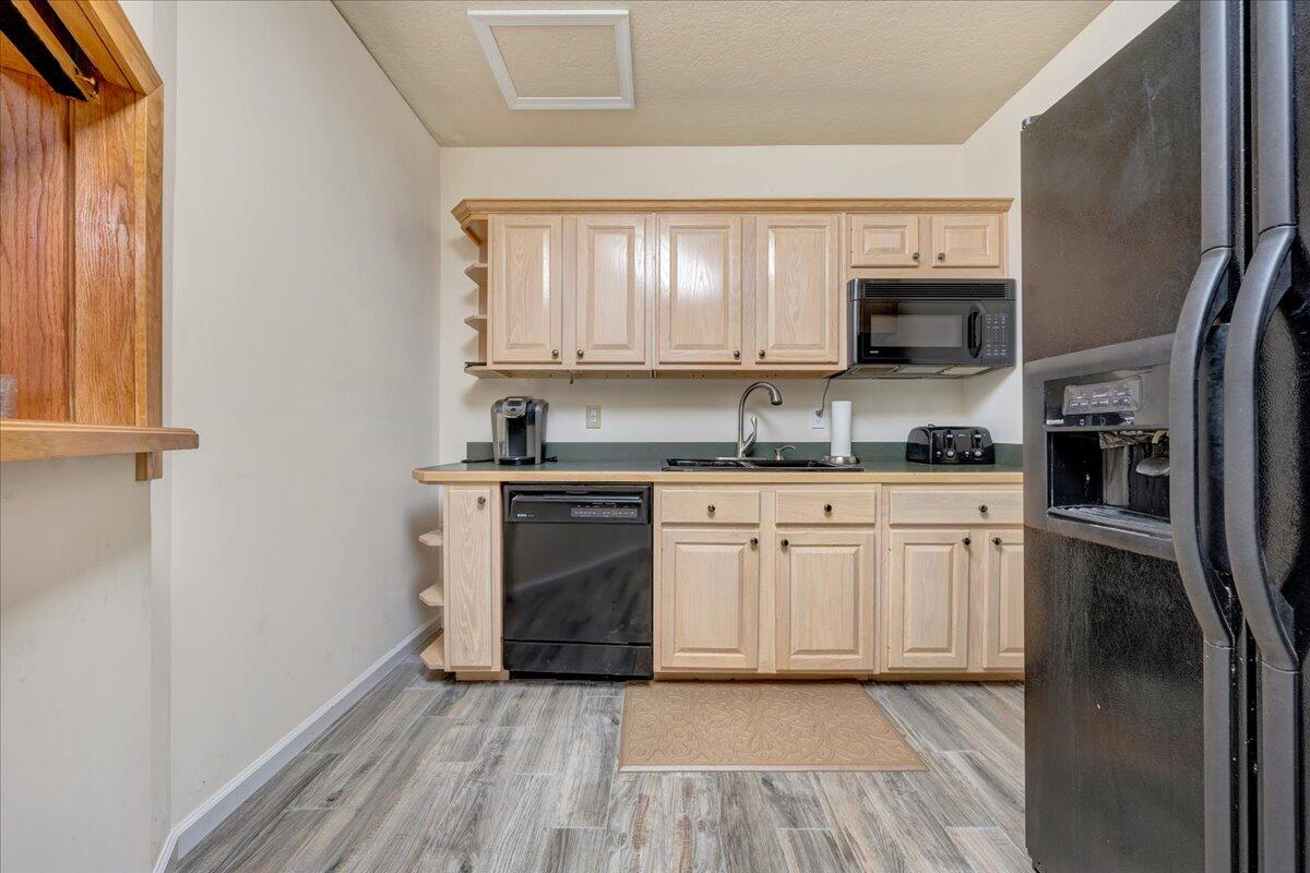 30 Rhonda DR