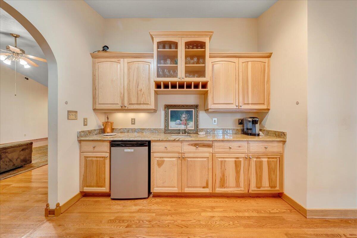 30 Rhonda DR