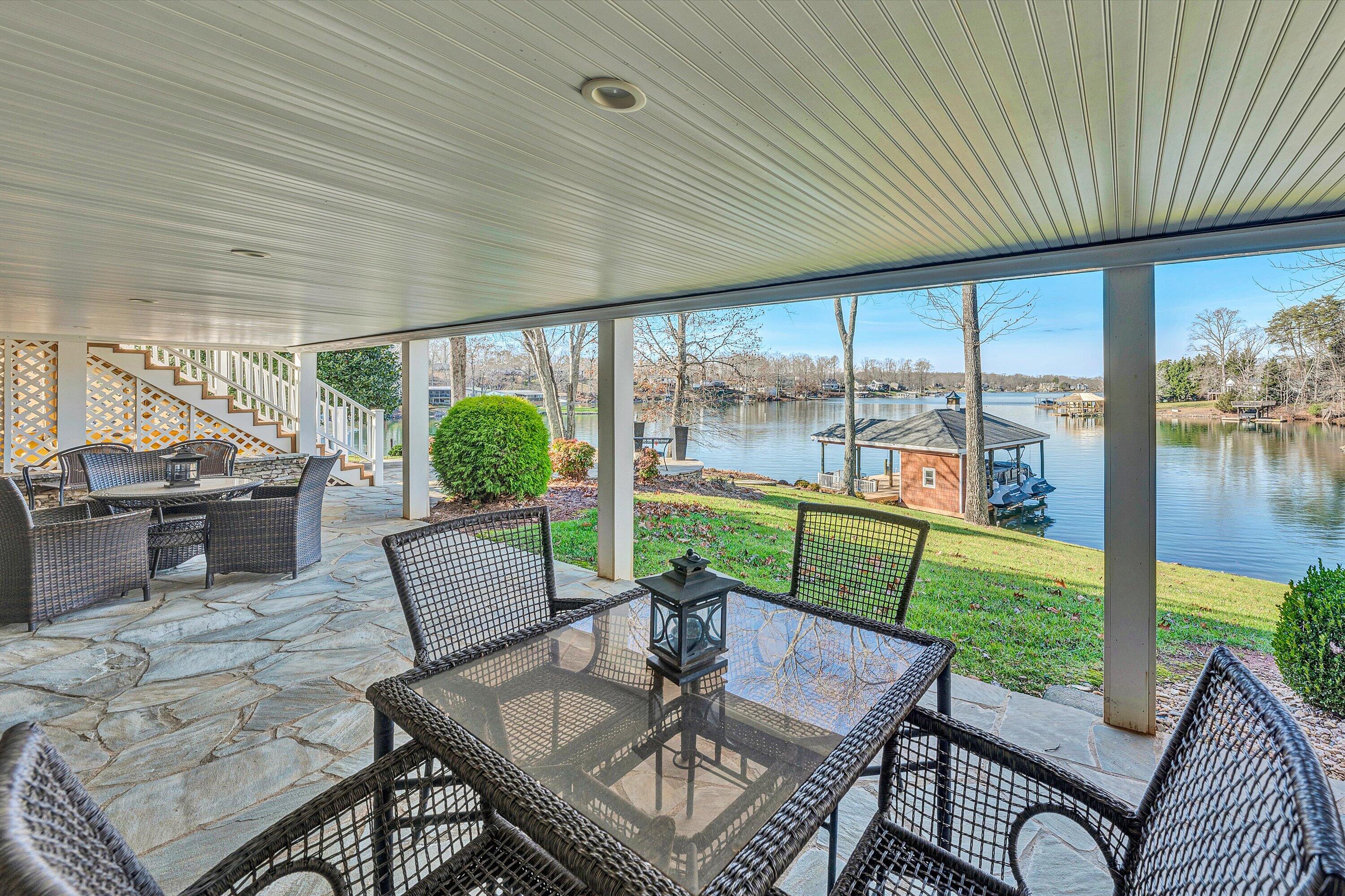 332 Fingerlake RD