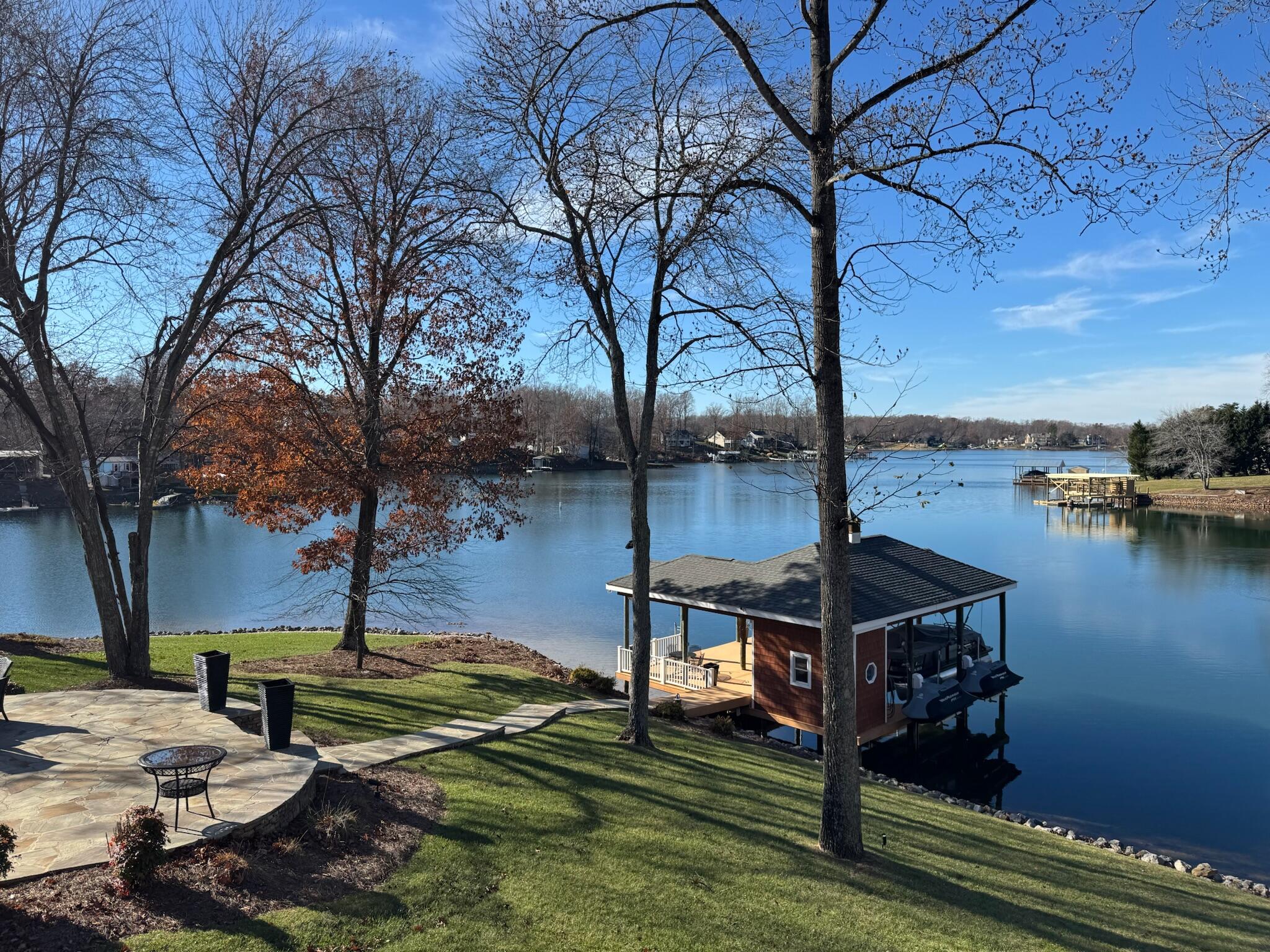 332 Fingerlake RD