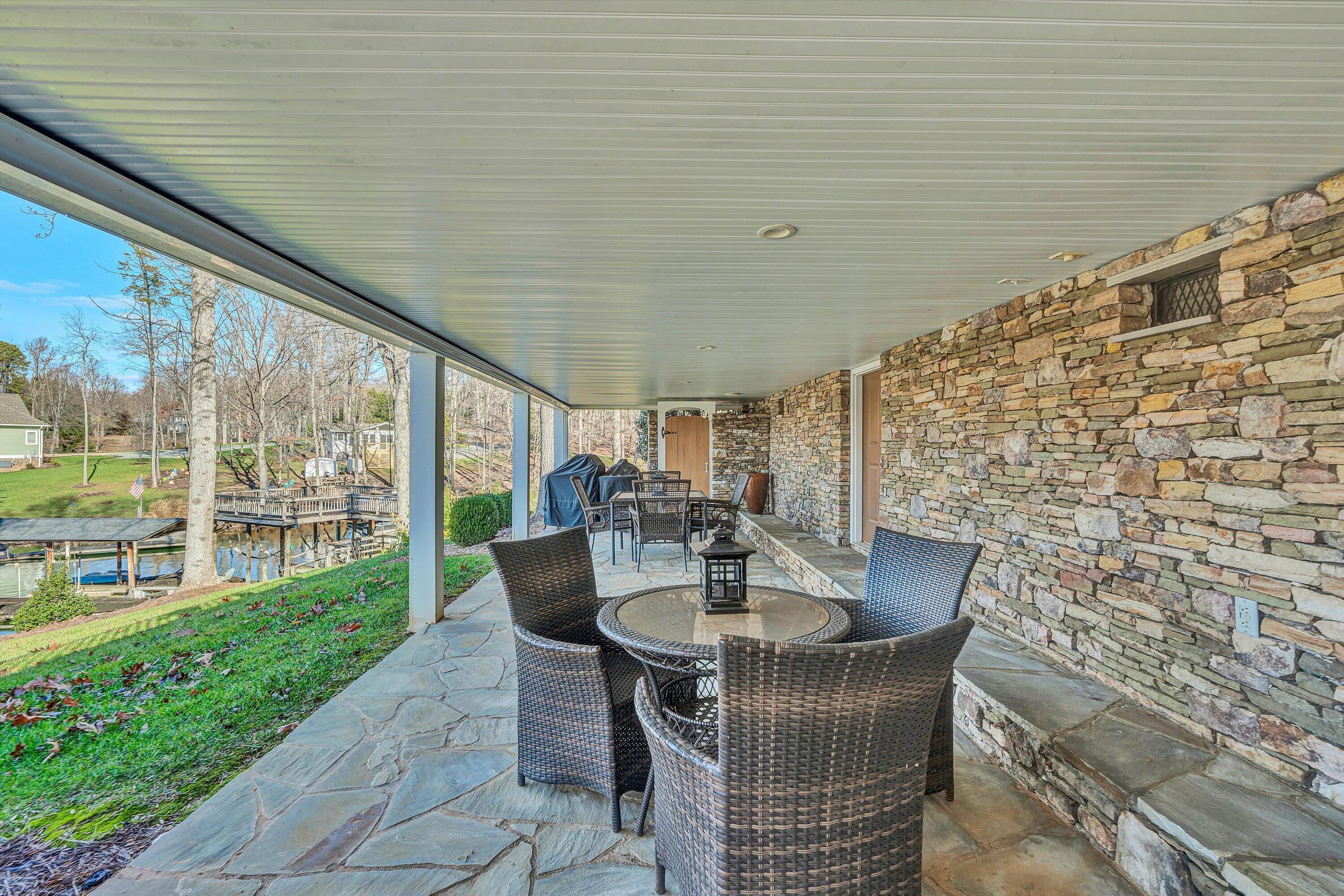 332 Fingerlake RD