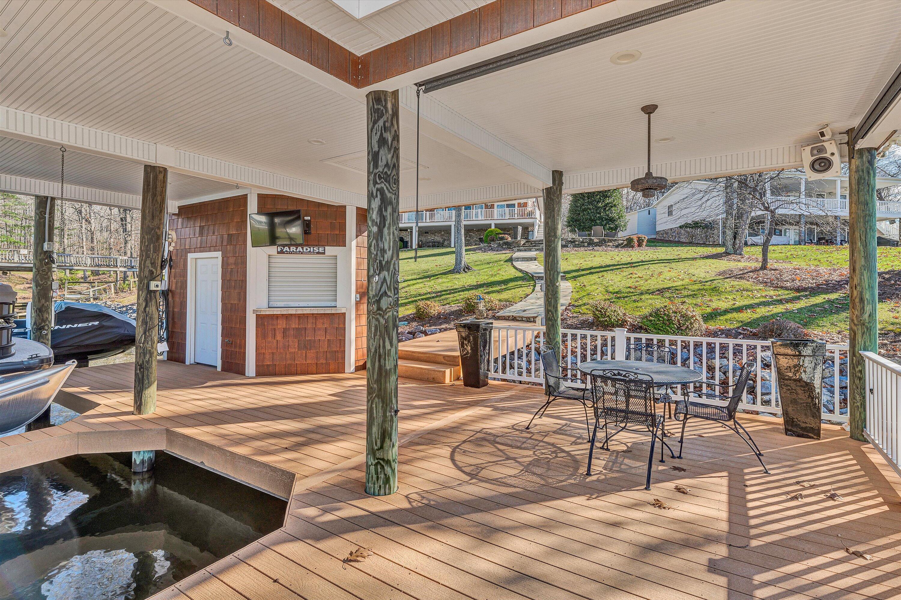 332 Fingerlake RD