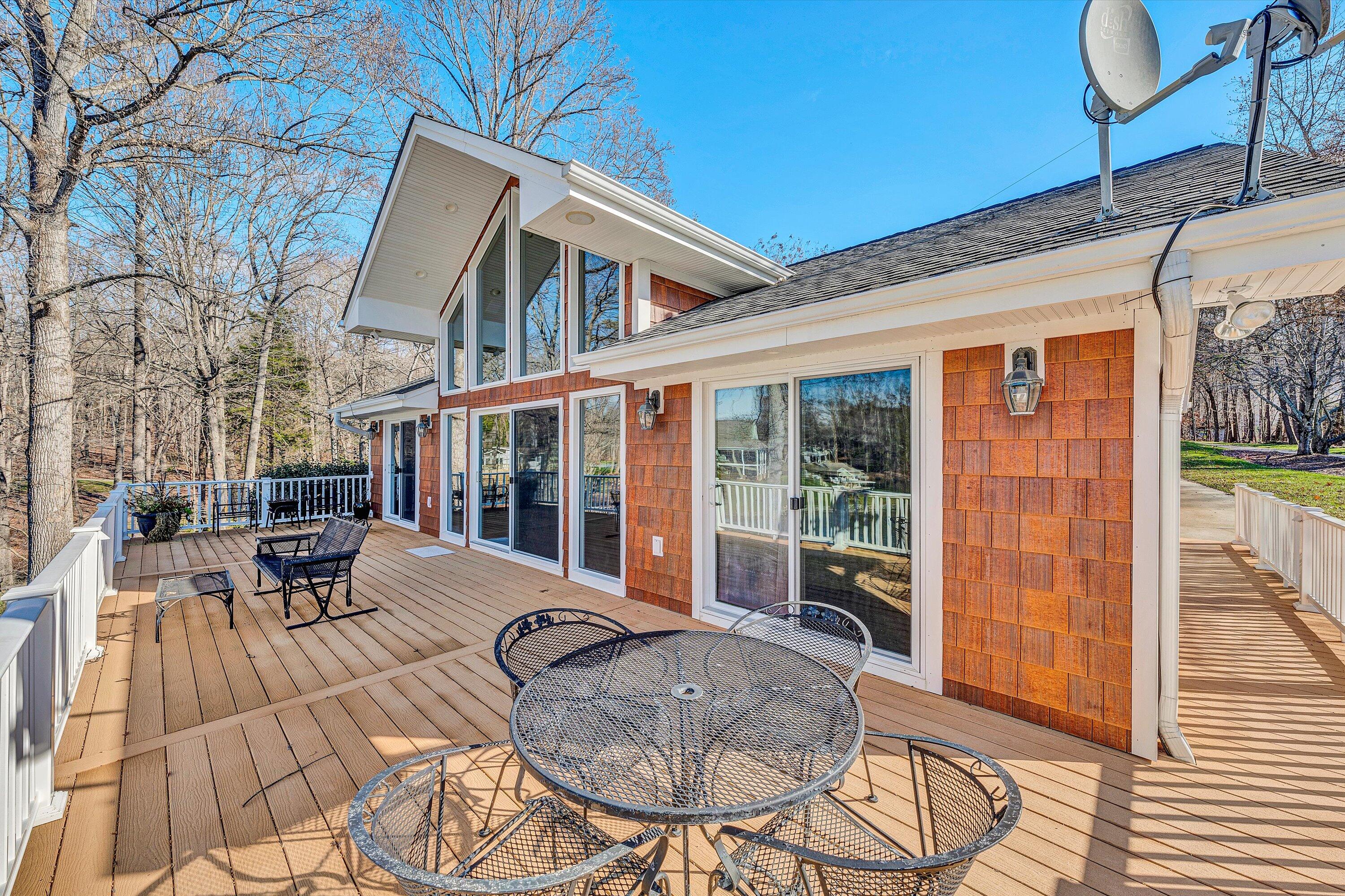 332 Fingerlake RD