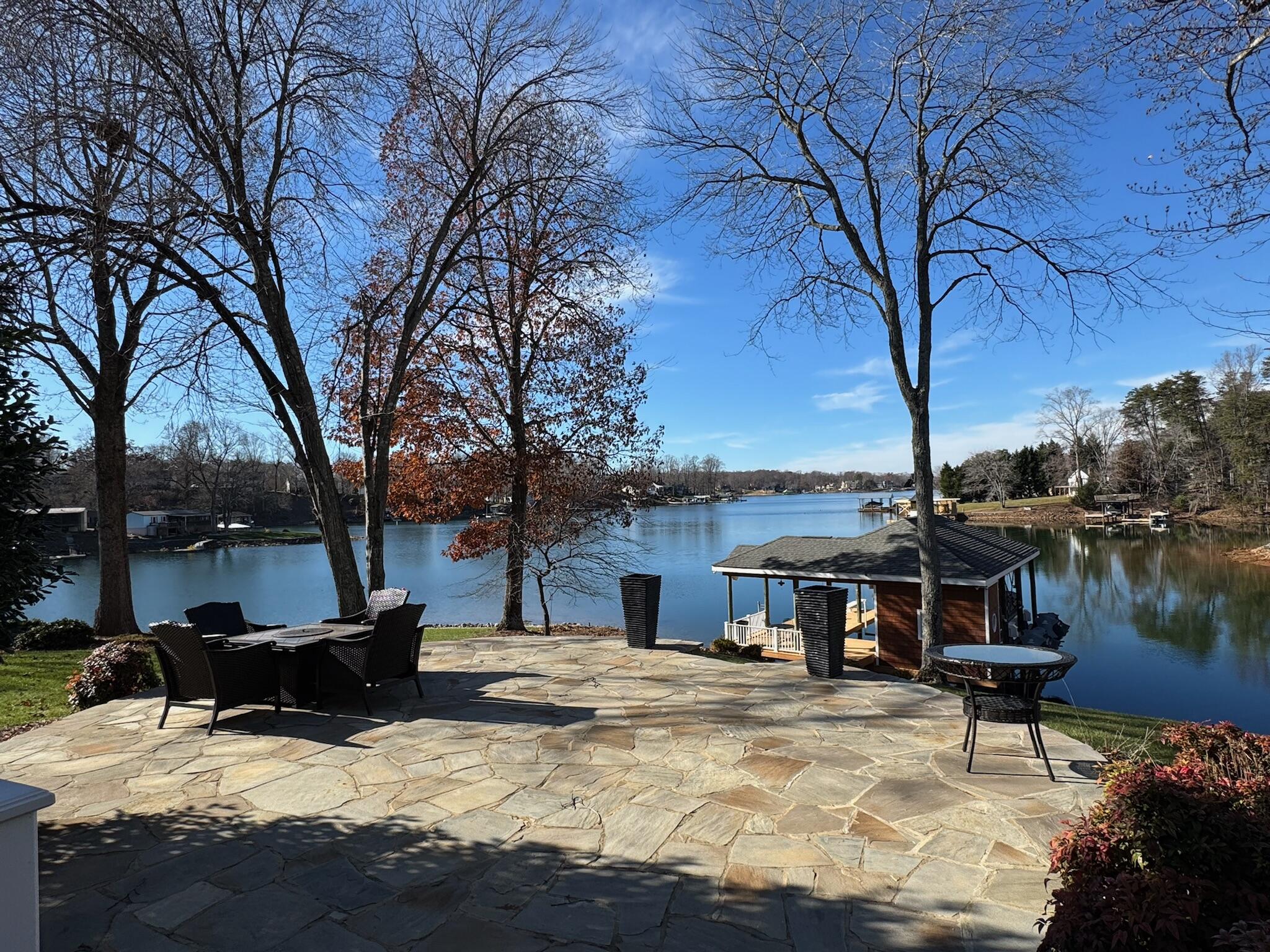 332 Fingerlake RD