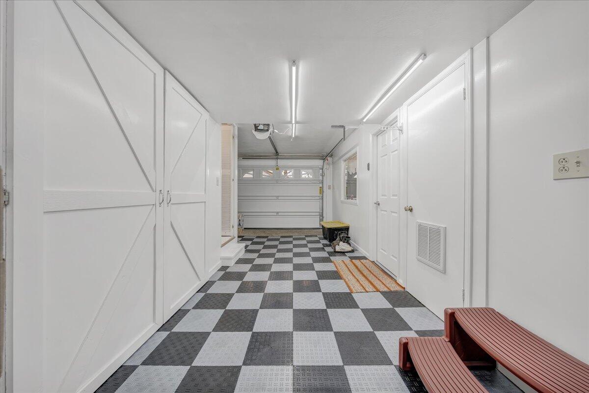 125 Douglas DR