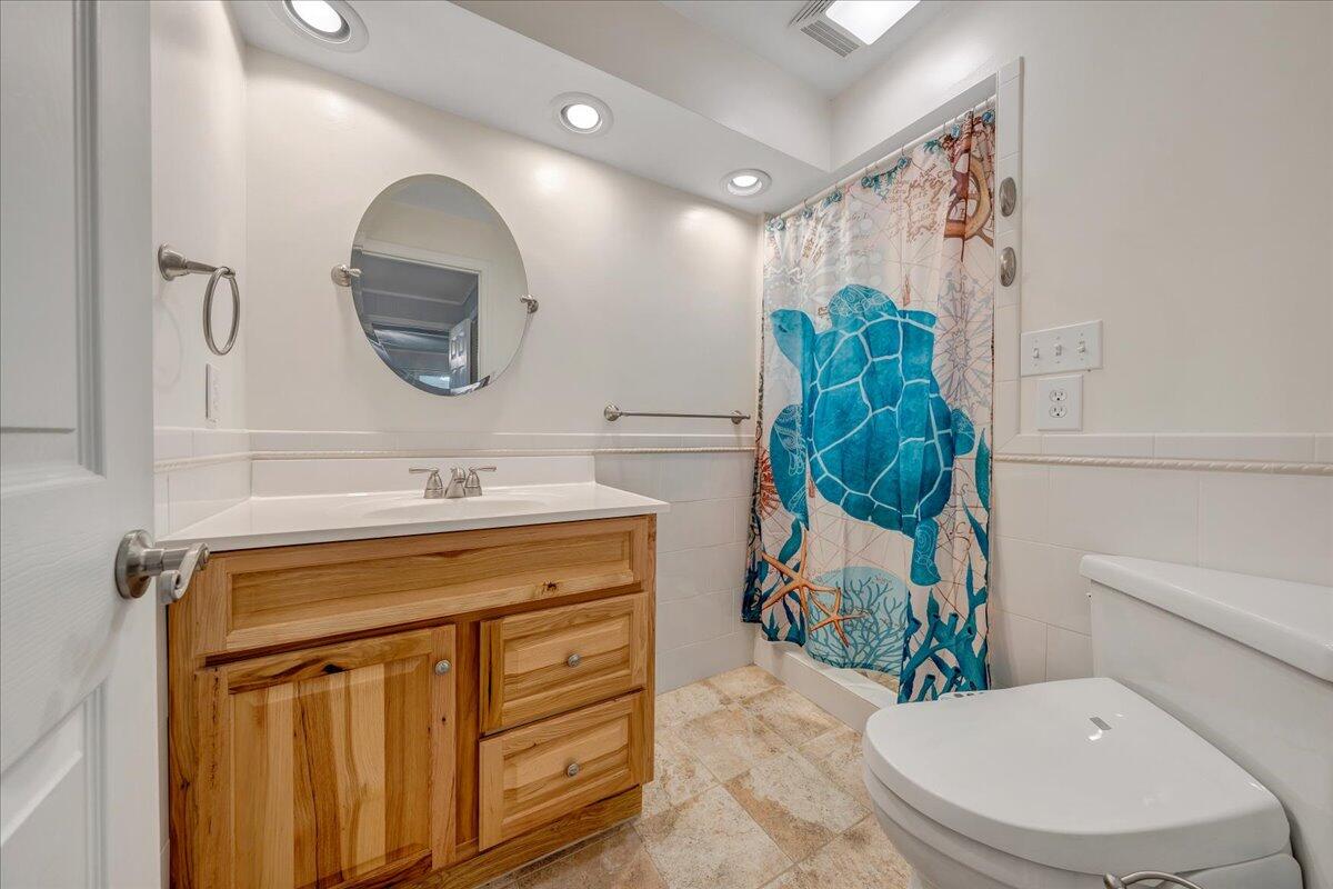 125 Douglas DR
