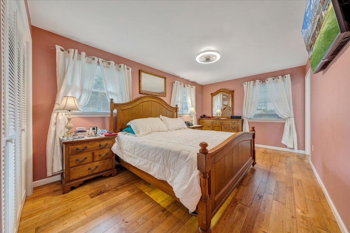 125 Douglas DR
