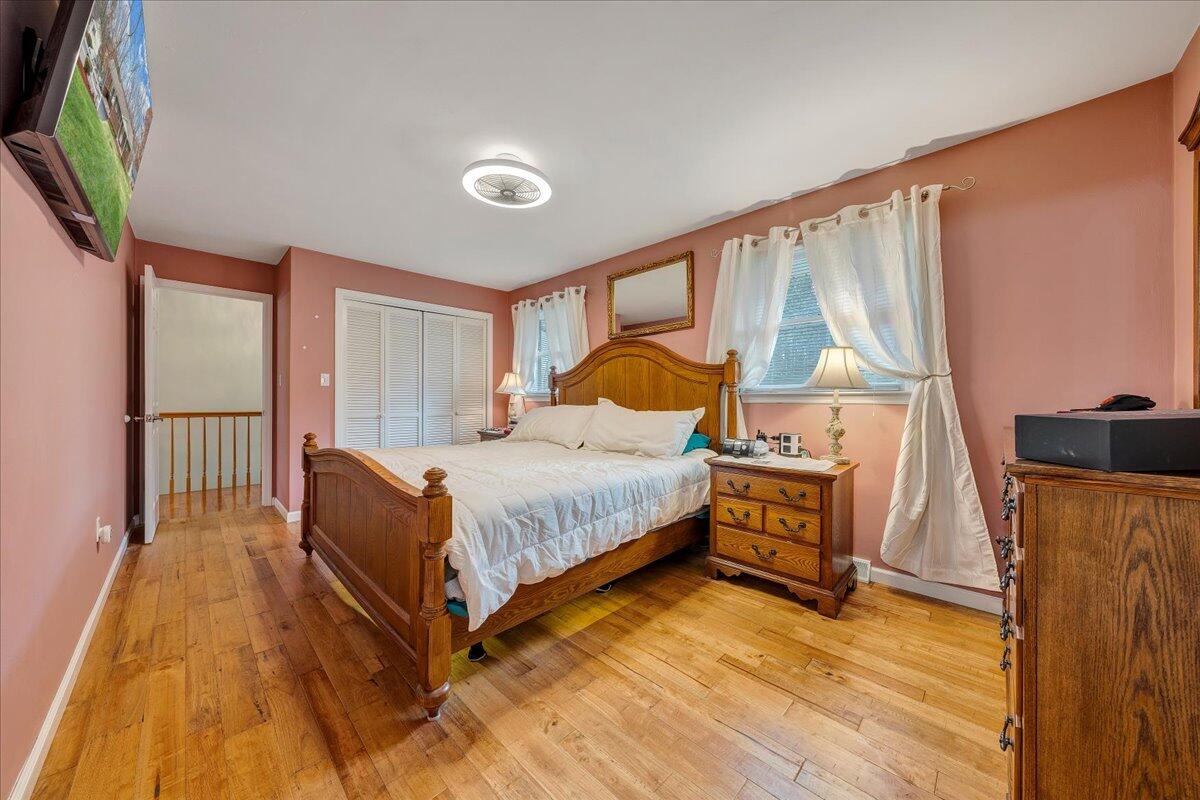 125 Douglas DR