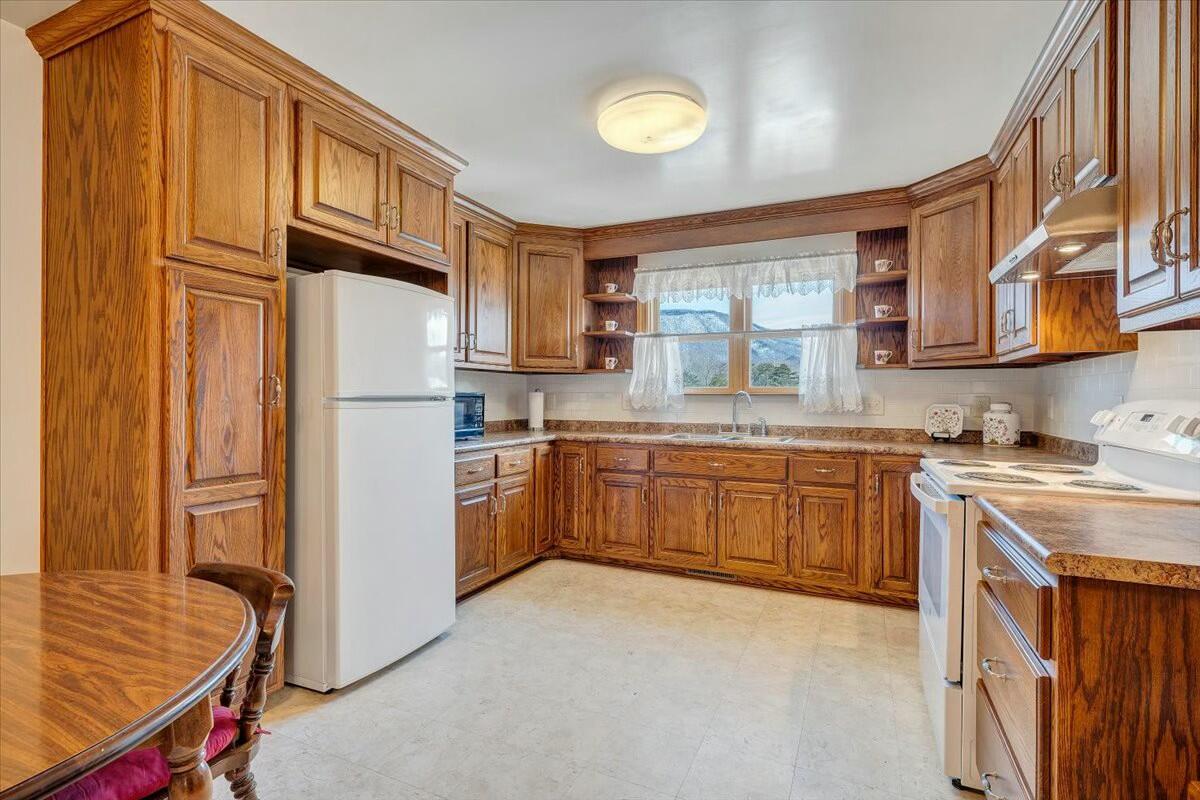 1064 Little Catawba Creek Rd