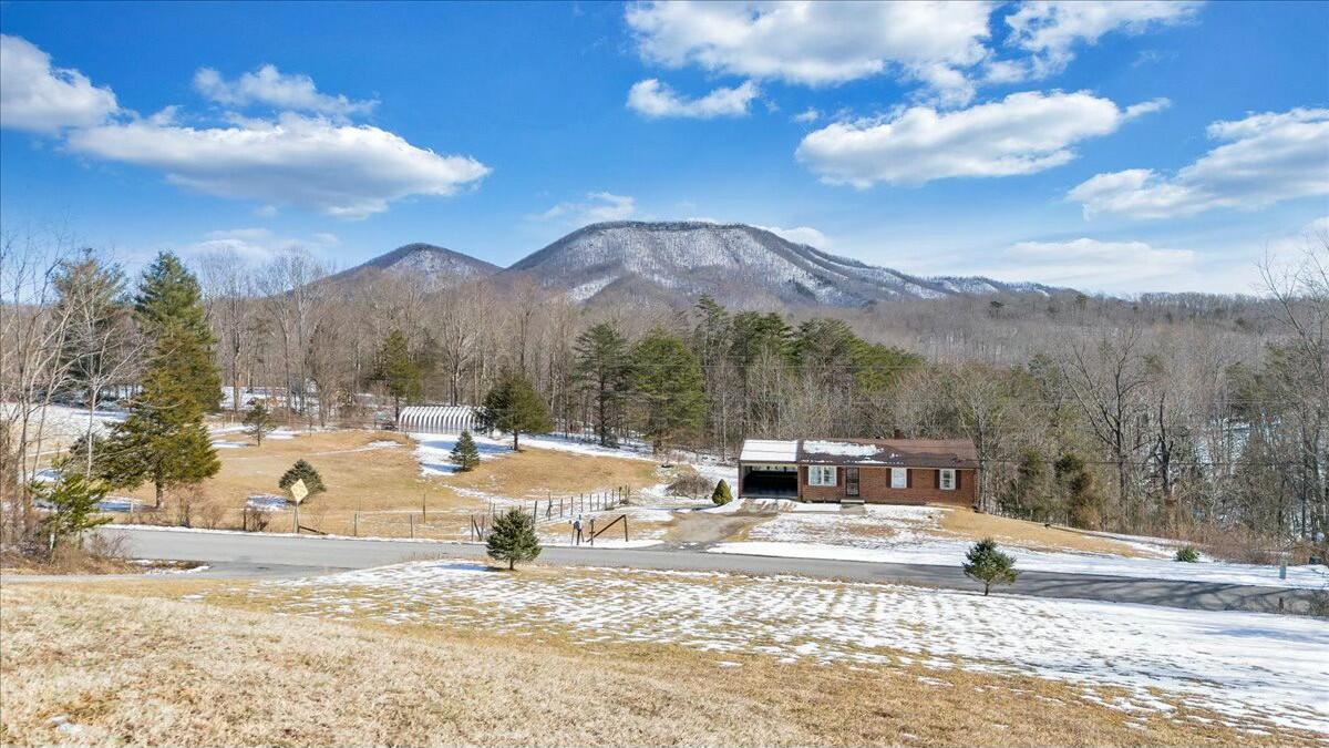1064 Little Catawba Creek Rd