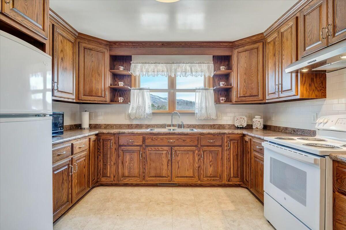 1064 Little Catawba Creek Rd